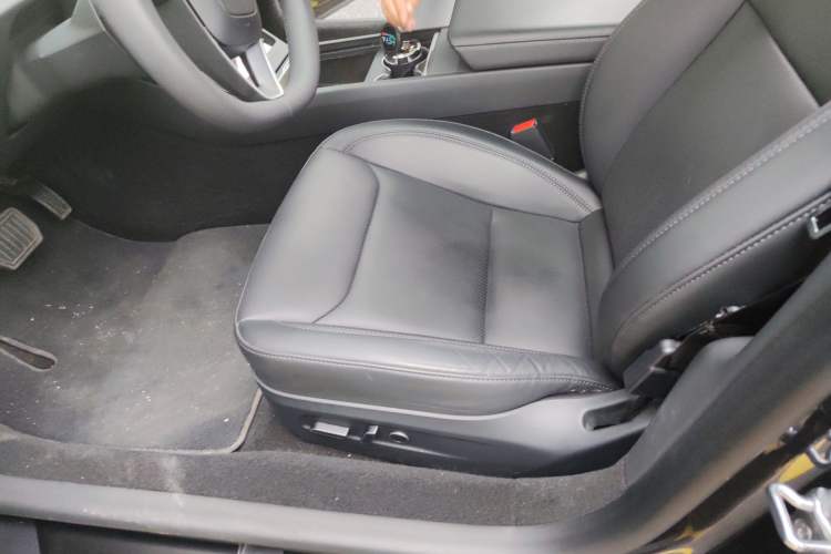 Used Tesla Model 3 2023 Rear-Wheel-Drive Version Left Front Seat