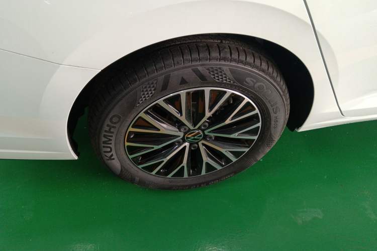 Used Volkswagen Sagitar 2025 Facelift 200TSI DSG Flyover Edition Right Rear Wheel Hub