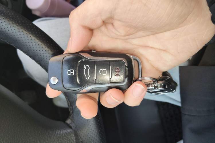 Used Nissan Livina 2015 1.6XE Manual Comfort Edition