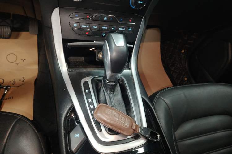 Used Ford Edge 2016 EcoBoost 245 Four-Wheel Drive Titanium Edition 7-Seater