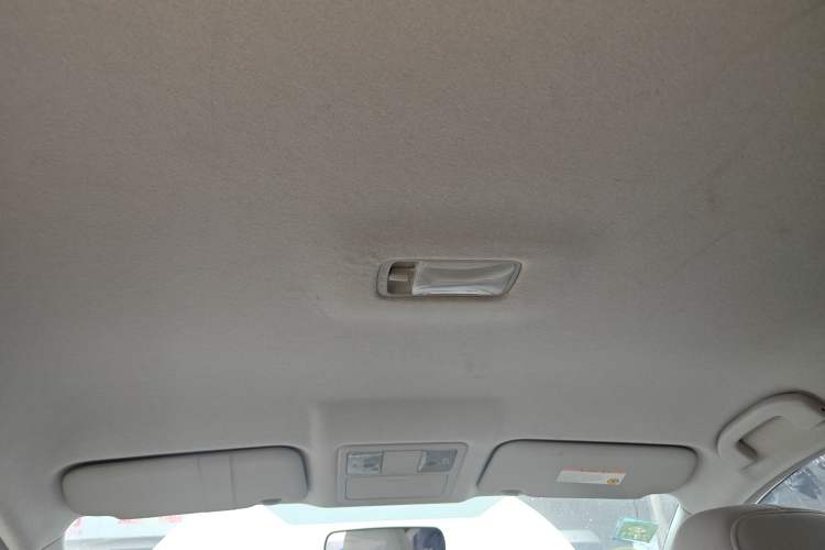 Used Nissan Tiida 2011 1.6L Manual Comfort Edition
