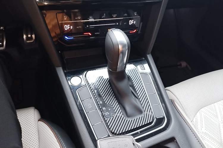 Used Volkswagen Magotan 2023 2 Million Units Commemorative Edition 330TSI DSG Luxury Version
