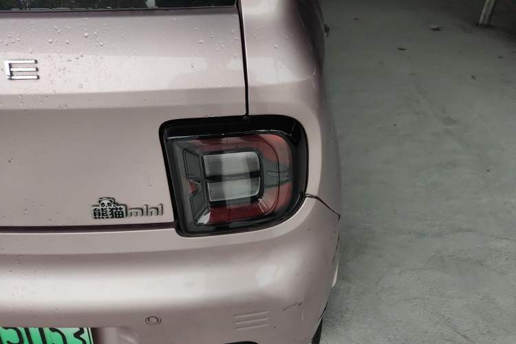 Used Geely Galaxy Panda 2023 Panda Mini 200km Endurance Bear
