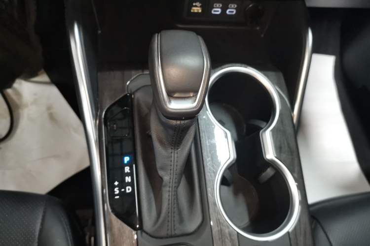 Used Toyota Highlander 2024 2.5L Smart Electric Hybrid Dual-Engine Four-Wheel Drive Prestige Version – 7 Seats