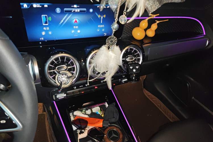 Used Mercedes-Benz GLB 2024 Refresh GLB 220 Fashion Edition Audio And AC Panel