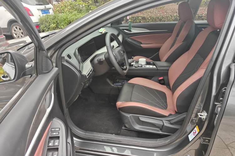 Used Changan Eado 2022 PLUS Blue Whale NE 1.4T GDI DCT Prestige Edition