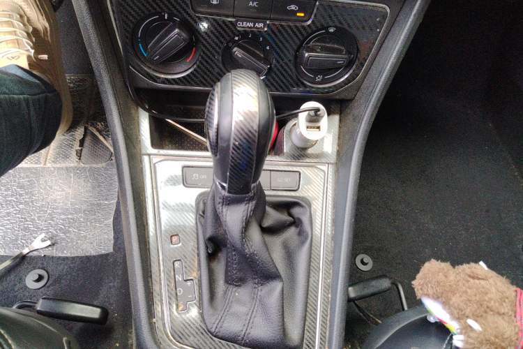 Used Volkswagen Gran Lavida 2015 1.6L Automatic Comfort Edition
