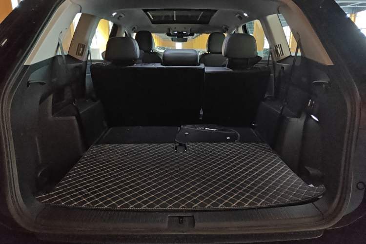 Used Volkswagen Teramont 2025 Tiguan Pro 450TSI 4Motion Crosswind Edition Trunk