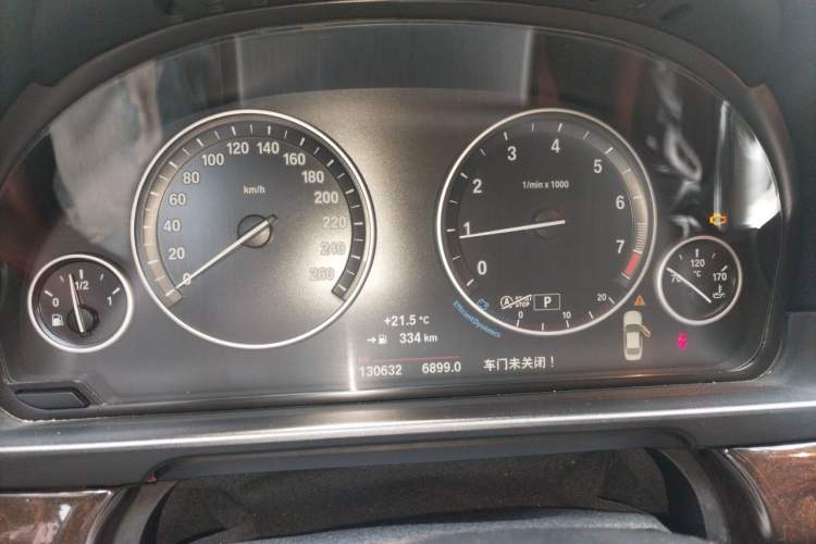 Used BMW 5 Series 2014 525Li Leading Model
