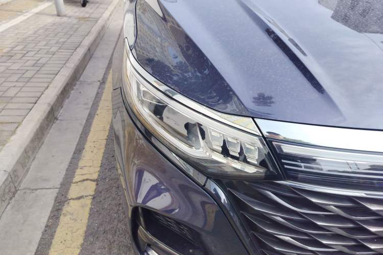 Used Roewe iMAX8 2021 400TGI Supreme Series Lu Zun Edition
