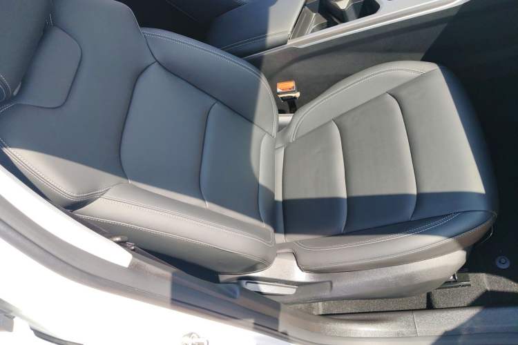 Used Geely Auto Emgrand 2025 4th Generation 1.5L CVT Starry Edition Right Front Seat