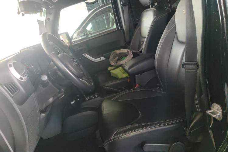 Used Jeep Wrangler 2017 3.0L Sahara Four-Door Comfort Edition
