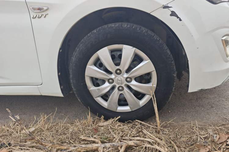 Used Hyundai Verna (older generation) 2014 1.4L Manual Smart GLS Trim
