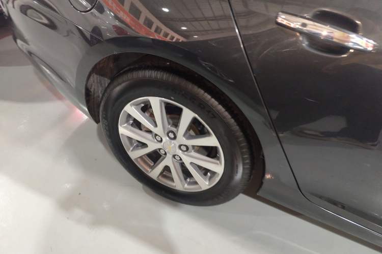 Used Chevrolet Malibu 2018 530T Automatic Luxury Edition Right Rear Wheel Hub