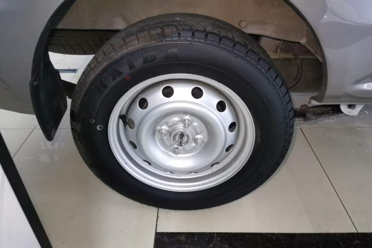 Used Jinbei Hiace X30 2024 1.5L Wealthy-Style Passenger Van 5/6/7 Seater
