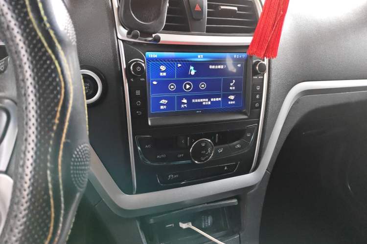 Used Geely Auto Emgrand New Energy 2017 EV300 Elite Model Audio And AC Panel