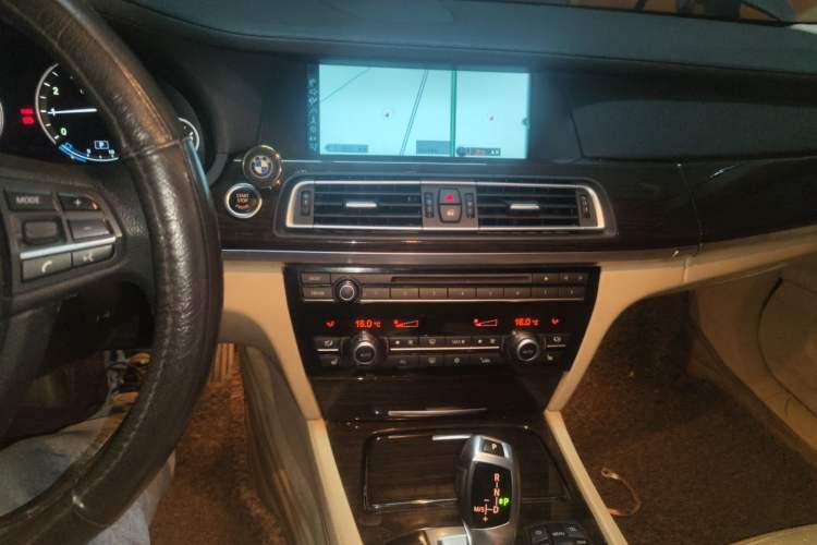 Used BMW 7 Series 2011 730Li Elegant Model
