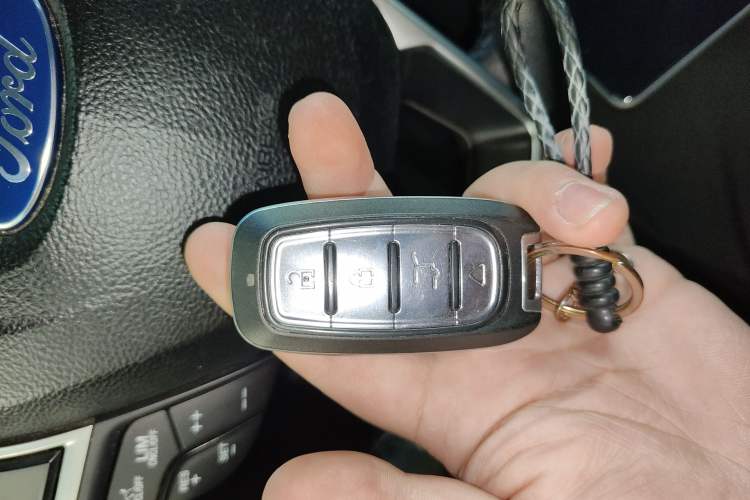 Used Ford Edge 2016 EcoBoost 245 Four-Wheel Drive Titanium 7-Seater
