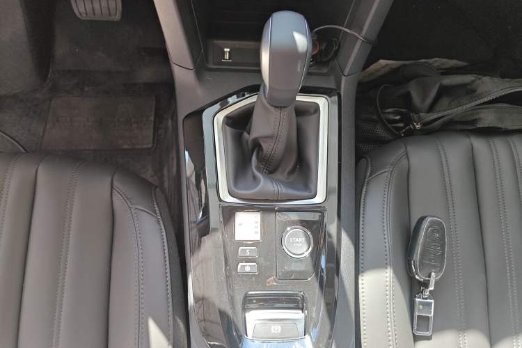 Used Peugeot 408 2024 360THP "Da Da" Model – Latou Edition Gear Lever