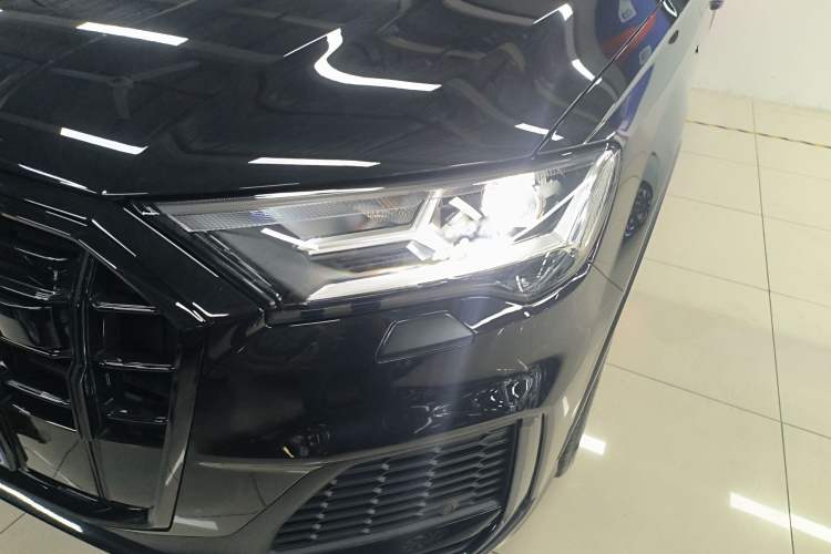 Used Audi Q7 2022 55 TFSI quattro S line Sport model