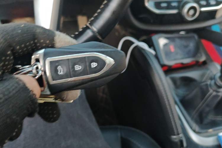 Used Zotye SR7 2016 1.5T Manual Cube Heart Edition China IV Standard
