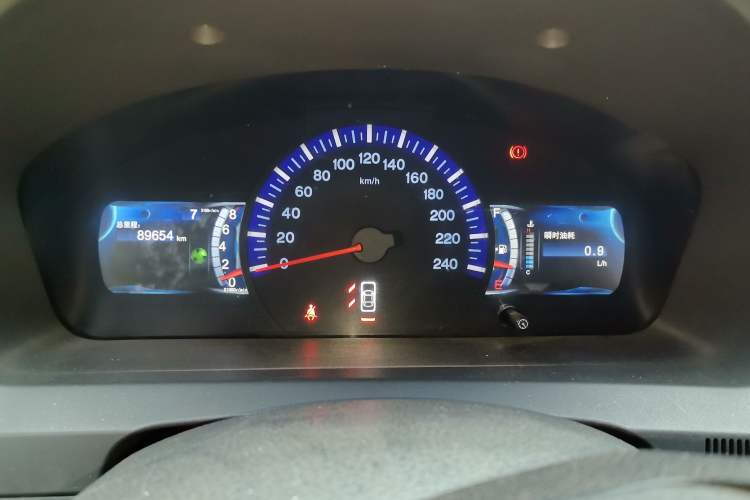 Used BYD G6 2011 2.0L Manual Luxury Edition
