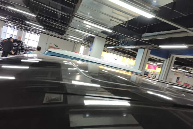 Used 212 T01 2024 2.0T Explorer Roof