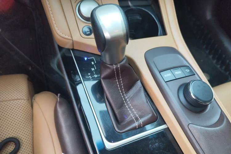 Used Lexus ES 2015 200 Comfort Edition Gear Lever