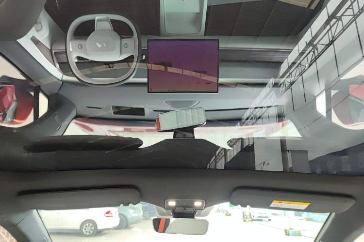 Used ONVO L60 2024 60 kWh Rear-Drive Version Headliner