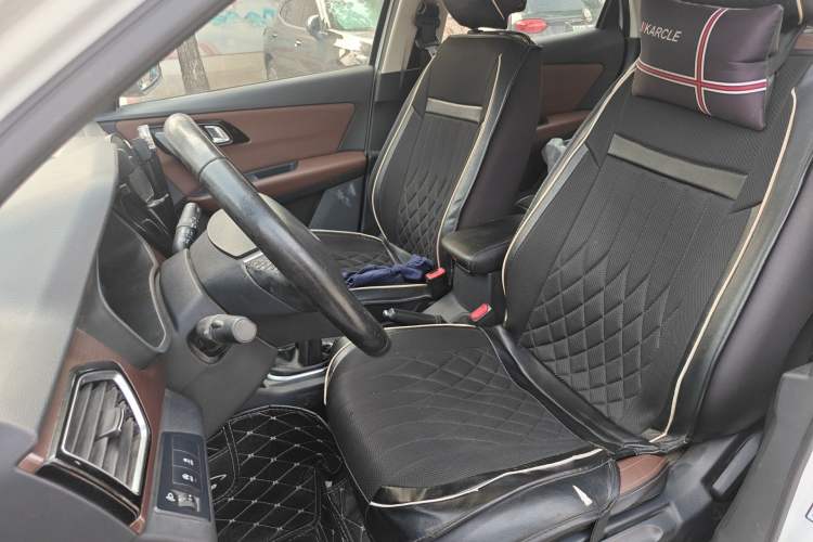 Used FAW Senya R7 2016 1.6L Manual Luxury Model Left Front Seat