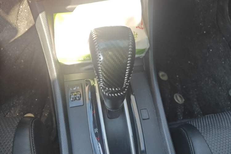 Used Honda Jade 2014 1.8L Automatic Comfort Elite Version 5 Seats
