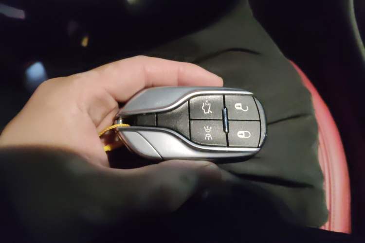 Used Maserati Levante 2016 3.0T Standard Edition Vehicle Key