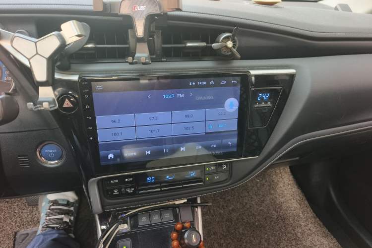 Used Toyota Corolla 2018 Dual-Engine 1.8L E-CVT Smart Edition
