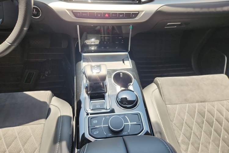 Used Hongqi HS7 2021 2.0T DCT Two-Wheel Drive Smart Connect Flagship Edition