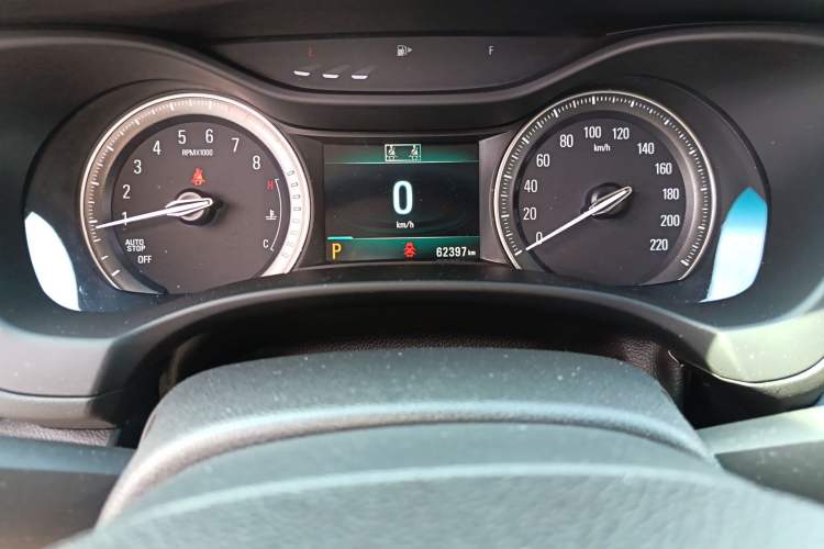 Used Buick GL6 2019 18T 6-Seater Connected Luxury Version China VI Standard Odometer Close Up