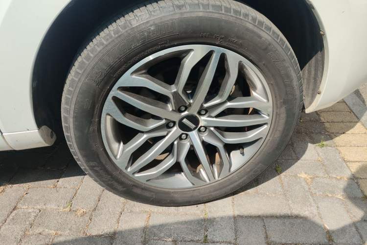 Used Wey VV5 2017 2.0T Ultra-Luxury Version Right Front Wheel Hub