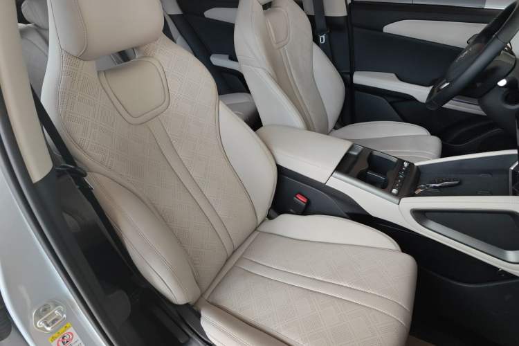 Used BYD Yuan UP 2025 Intelligent Driving Version 401 KM Dynamic Edition
