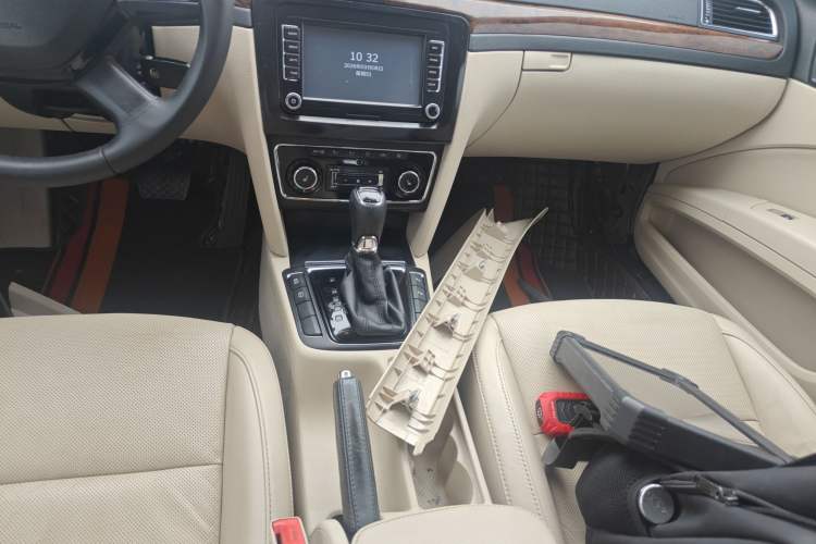 Used Skoda Superb 2013 1.8TSI Automatic Yashi Edition