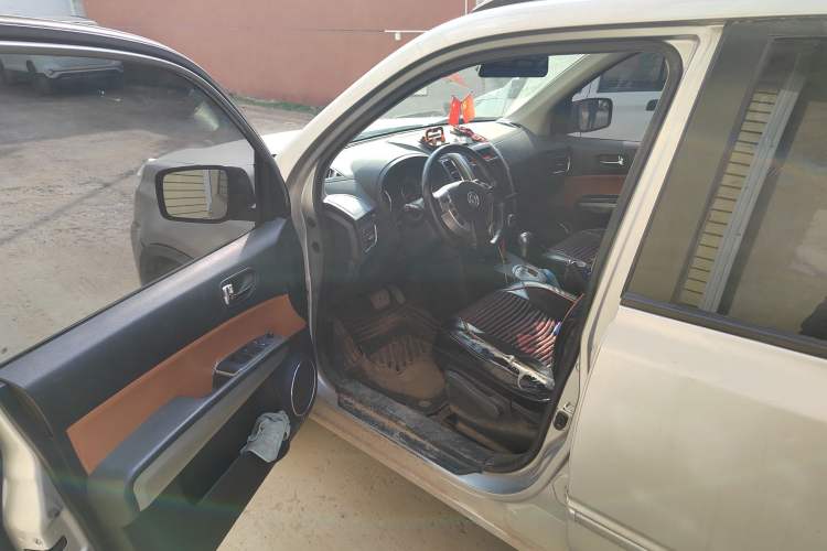 Used Dongfeng Fengdu MX6 2016 2.0L CVT Two-Wheel Drive Excellence Edition