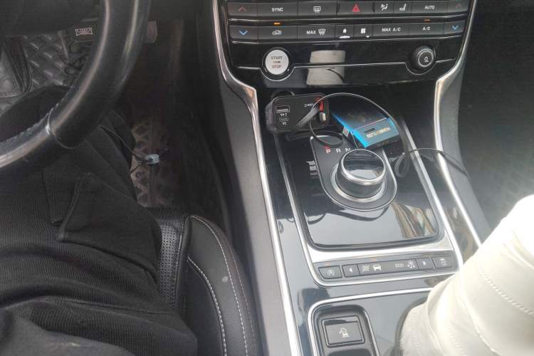 Used Jaguar XE 2017 2.0T 200 PS R-Sport