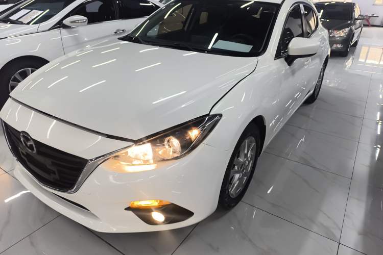 Used Mazda Mazda 3 Axela 2016 Hatchback 1.5L Automatic Luxury Model