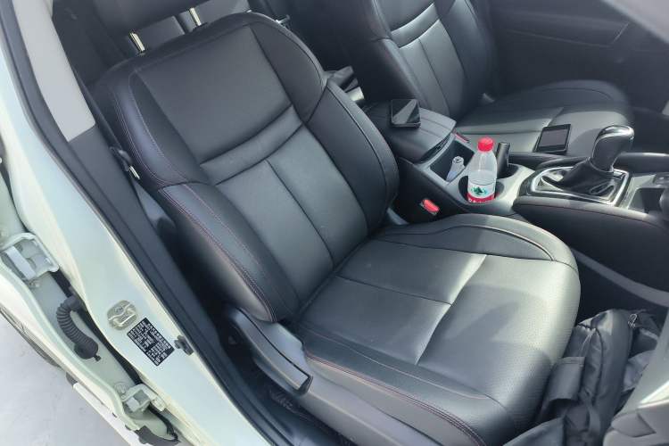 Used Nissan Qashqai 2022 2.0L CVT XV Premier Luxury Edition Right Front Seat