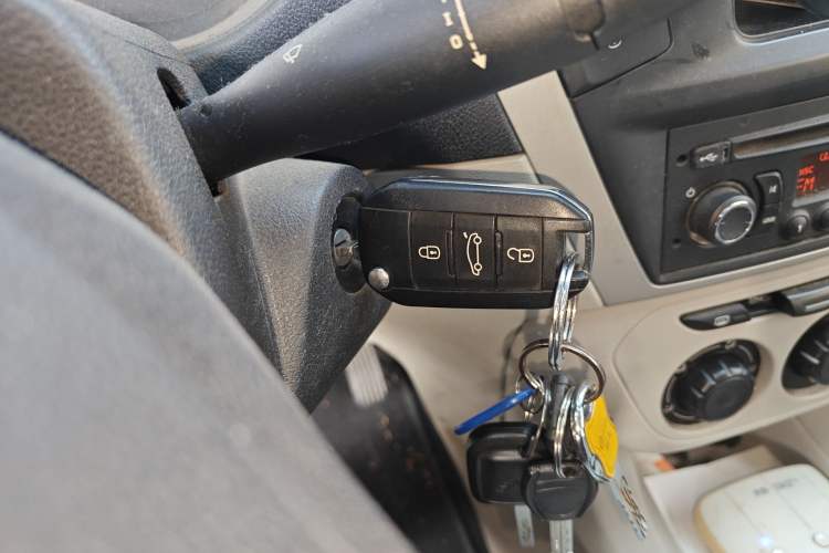 Used Citroen Elysee 2014 1.6L Manual Fashion Edition