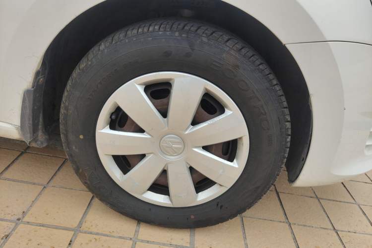 Used Volkswagen Santana 2013 1.6L Automatic Fashion Edition Right Front Wheel Hub