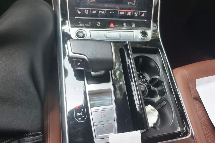 Used Audi Q7 2023 55 TFSI quattro S line Sport Edition Gear Lever