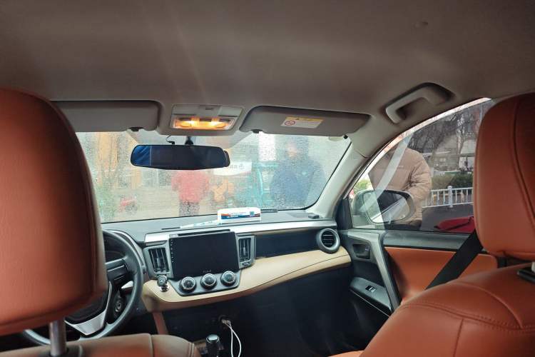 Used Toyota RAV4 2016 2.0L CVT Two-Wheel Drive Urban Edition China V Standard
