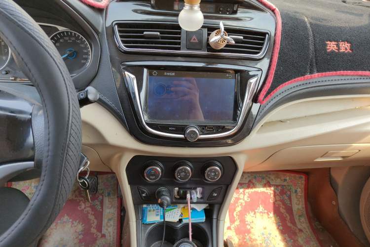 Used FAW Yingzhi 737 2015 1.5L Manual Deluxe Navigation Version Audio And AC Panel