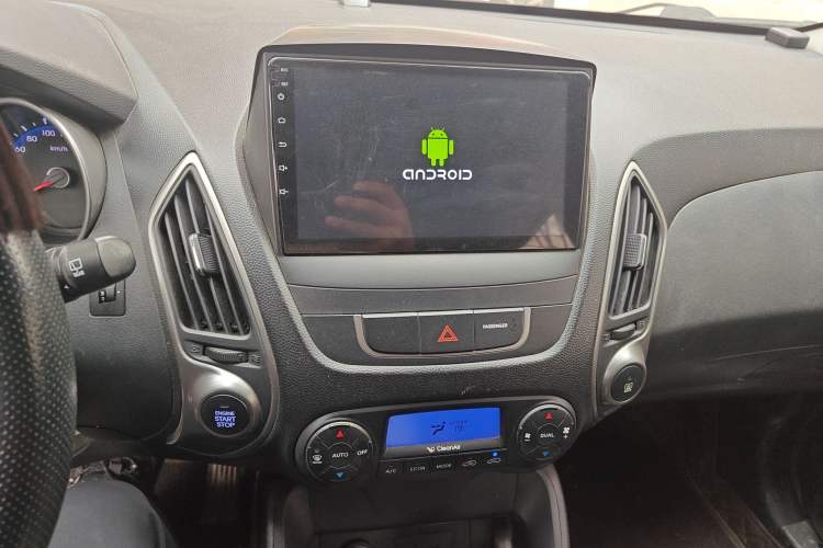 Used Hyundai ix35 2013 2.0L Automatic Two-Wheel Drive Smart GLS China IV Standard
