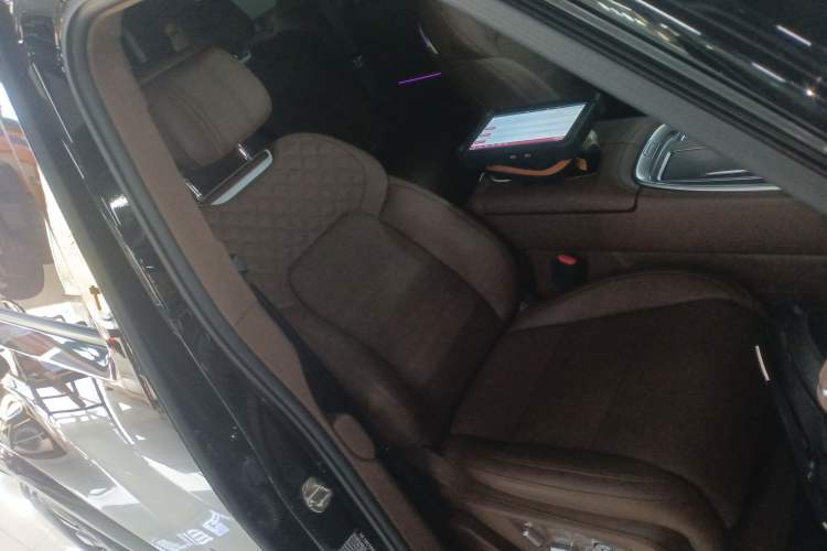 Used Tank 700 New Energy 2024 Hi4-T Extreme Edition Right Front Seat