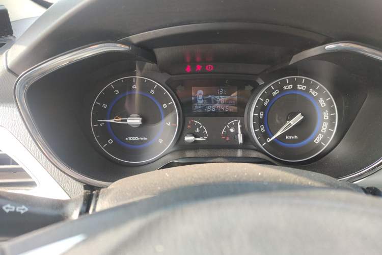 Used CHANGAN Alsvin V7 2016 1.6L Manual Enjoyment Model China V Standard Odometer Close Up